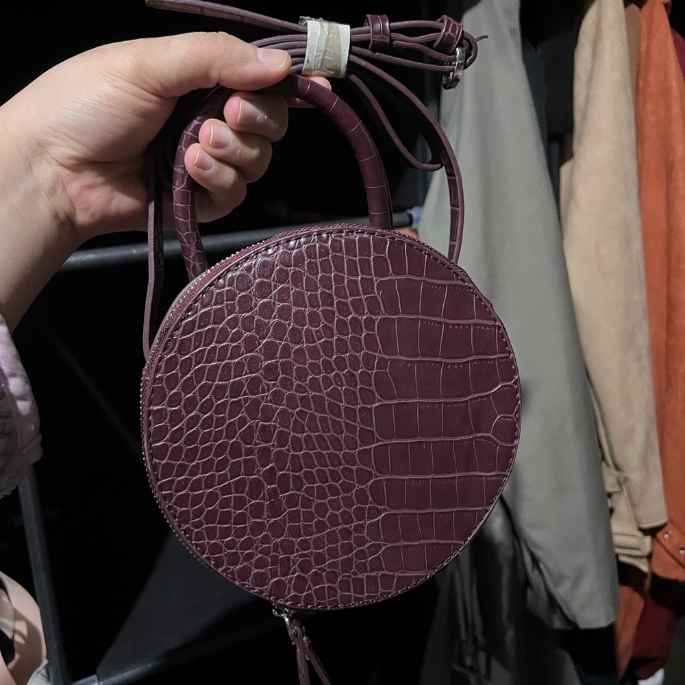 BURGUNDY CROCODILE CIRCULAR PURSE